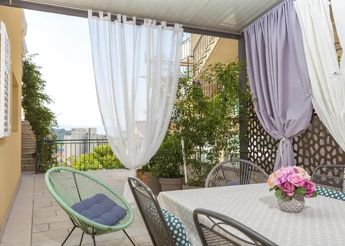 Maras Apartament *